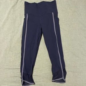 Athleta Salutation Stash II Capri Size Small Purple